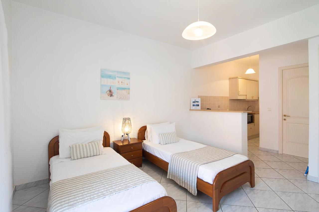 Irini Apartments And Studios Agios Gordios  Exterior photo